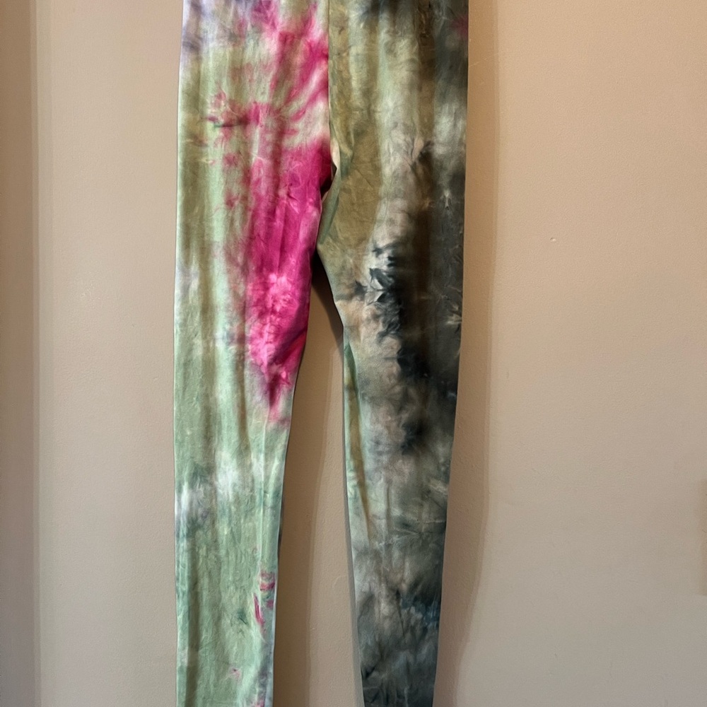 Black Bead Tie-Dye Leggings - Pink, Green, Black, Purple